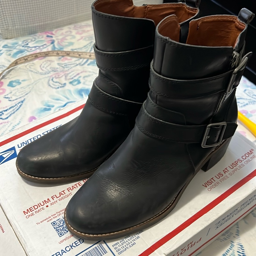 Lucky Brand boots